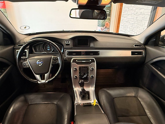 Volvo V70 12 of 18