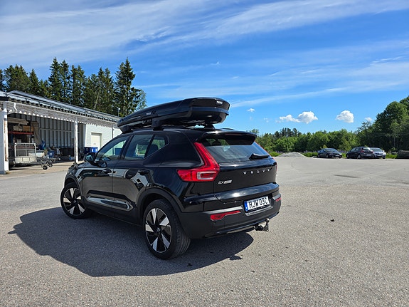 Volvo EX40 3 of 5