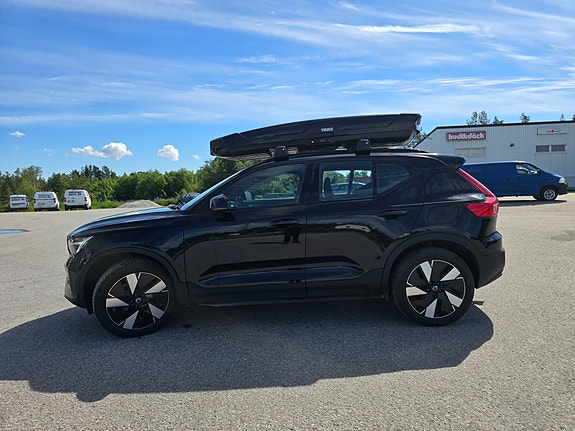 Volvo EX40 2 of 5