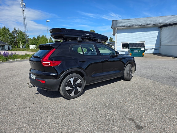 Volvo EX40 4 of 5