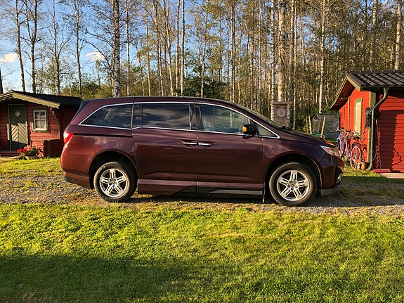 Honda Odyssey 2 of 12