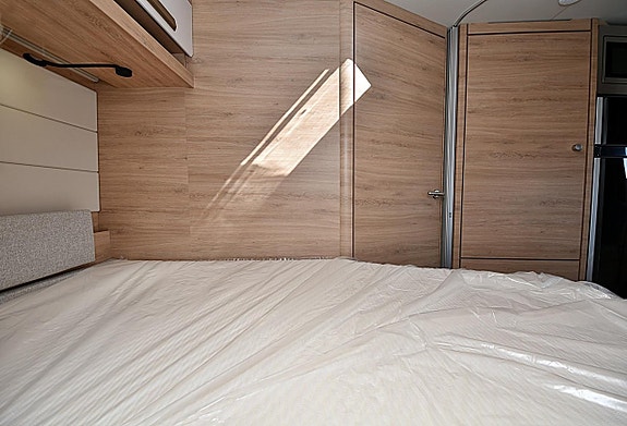 Knaus 650 UDF Südwind Black Selection, Barnkammare 17 of 27