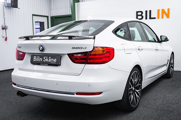 BMW 320d 15 of 28