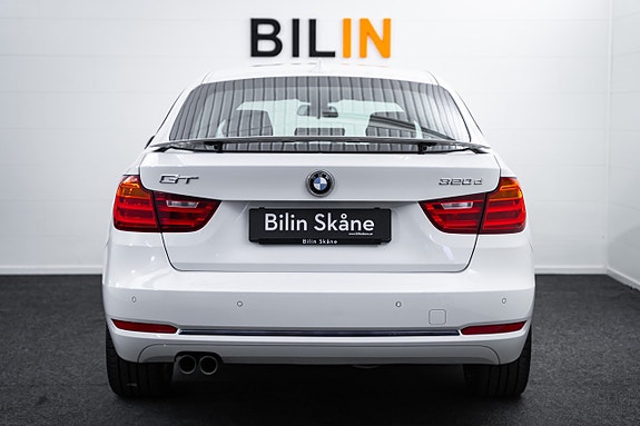 BMW 320d 13 of 28