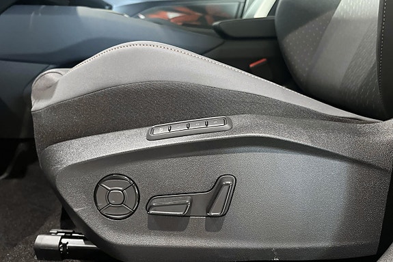 Cupra Raval 19 of 23