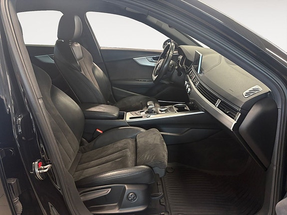 Audi A4 15 of 26