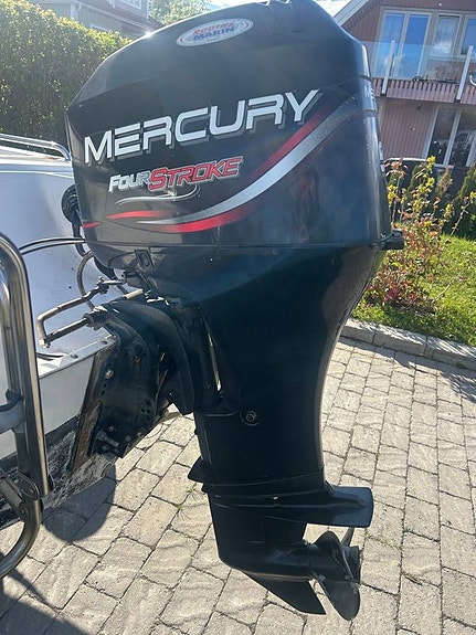 Micore 490 mittpulpet med Mercury 50hk fyrtakt! 6 of 7