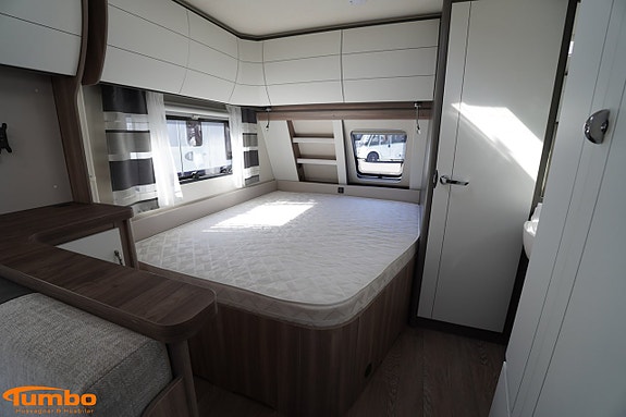Hobby 650 KMFE Alde AC Ugn 17 of 21