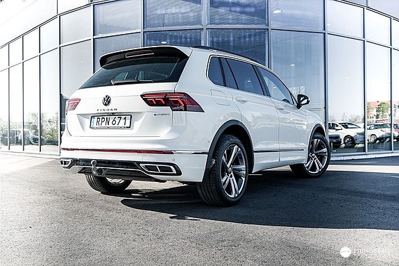 Volkswagen Tiguan 2 of 18