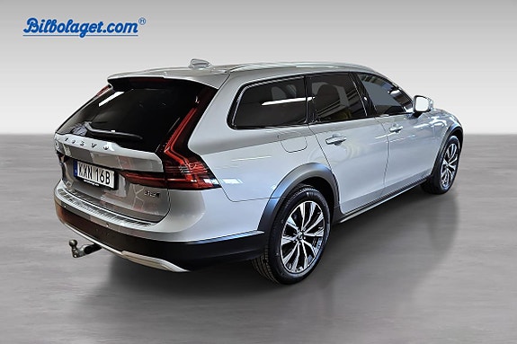 Volvo V90 Cross Country 3 of 5