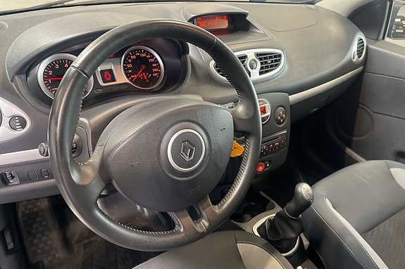 Renault Clio 8 of 12