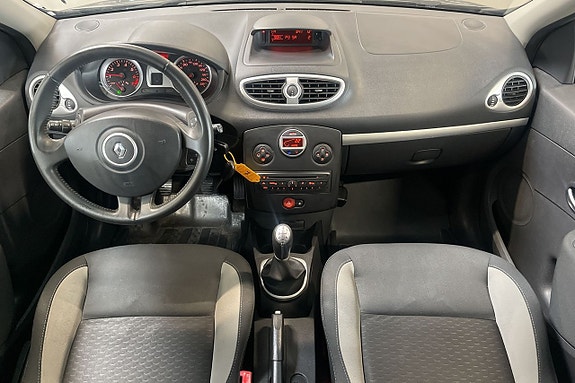 Renault Clio 10 of 12