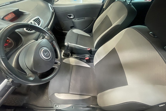 Renault Clio 7 of 12