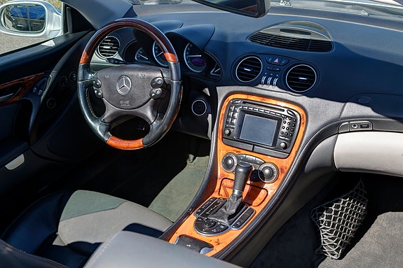 Mercedes-Benz SL500 5 of 5