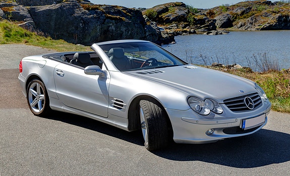 Mercedes-Benz SL500 3 of 5