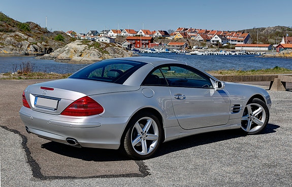 Mercedes-Benz SL500 4 of 5