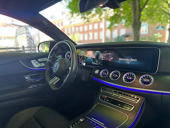 Mercedes-Benz E220 d 3 of 5