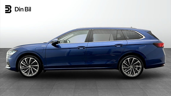 Skoda Superb 2 of 5