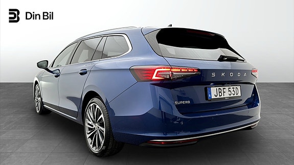 Skoda Superb 3 of 5