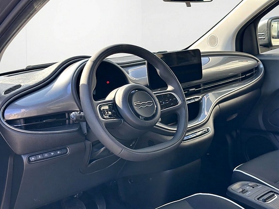 Fiat 500e 4 of 12
