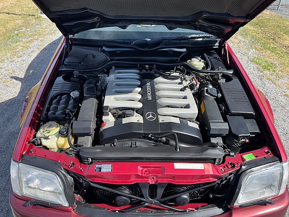 Mercedes-Benz SL600 4 of 5
