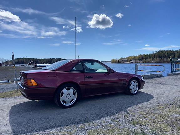 Mercedes-Benz SL600 2 of 5