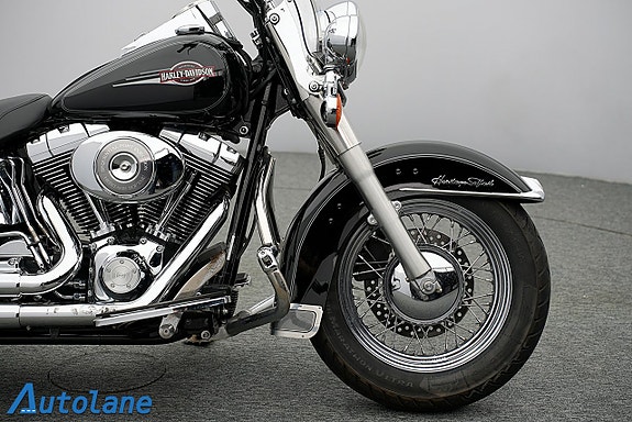 Harley-Davidson Heritage Softail Classic *Nyservad 12 of 27