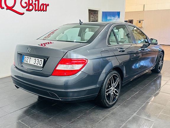 Mercedes-Benz C180 8 of 19