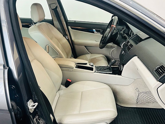 Mercedes-Benz C180 14 of 19