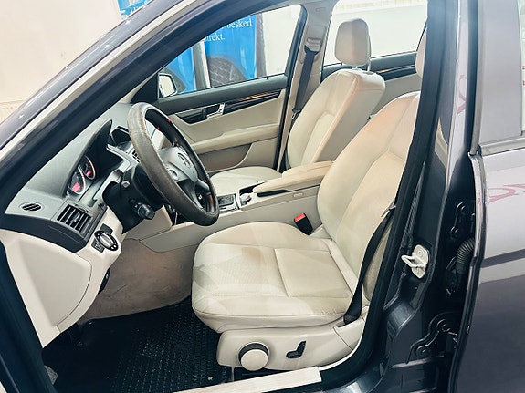 Mercedes-Benz C180 12 of 19