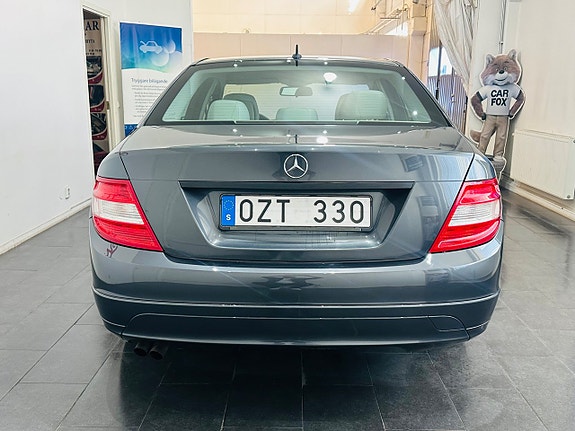 Mercedes-Benz C180 9 of 19