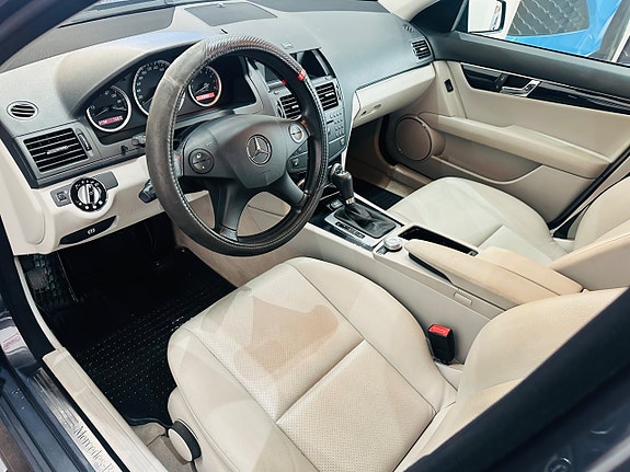 Mercedes-Benz C180 10 of 19