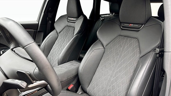 Audi Q6 e-tron 10 of 16