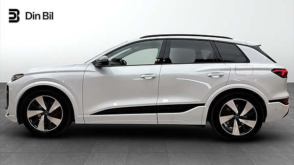 Audi Q6 e-tron 3 of 5