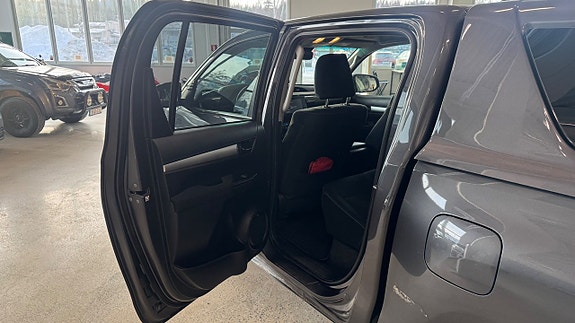 Toyota HiLux 5 of 5