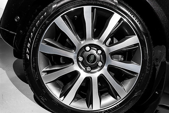 Land Rover Range Rover 25 of 25