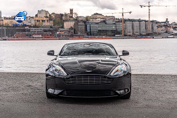 Aston Martin DB9 4 of 5