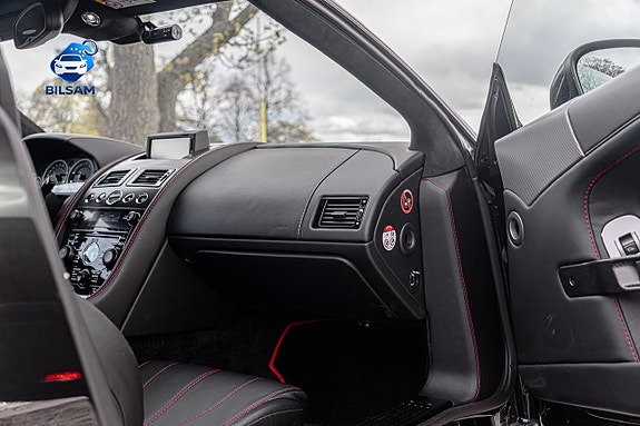 Aston Martin DB9 13 of 24