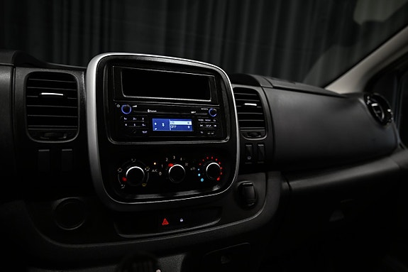 Renault Trafic 14 of 22