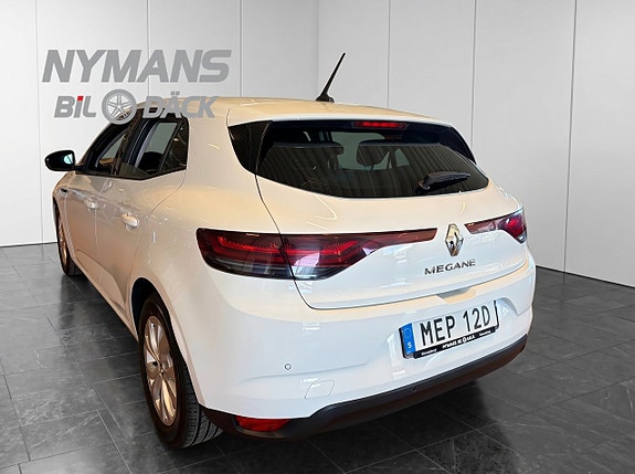Renault Megane IV 3 of 5