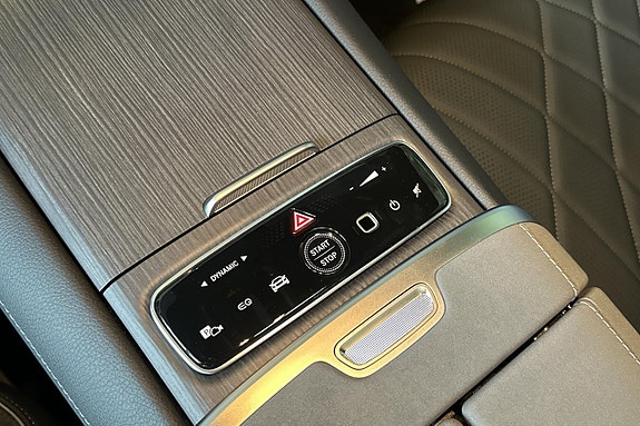 Mercedes-Benz EQS500 13 of 24