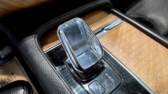 Volvo XC90 13 of 20