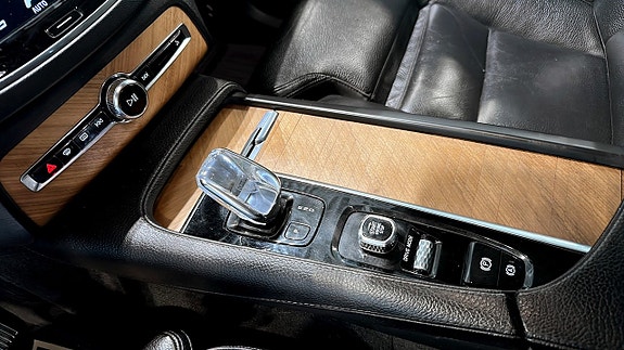 Volvo XC90 12 of 20