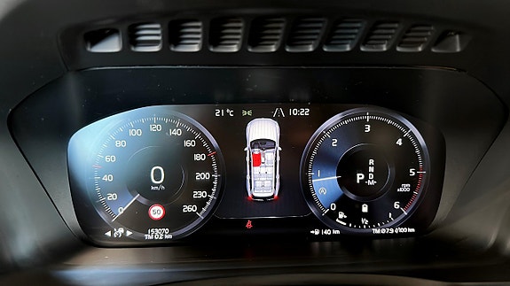 Volvo XC90 14 of 20