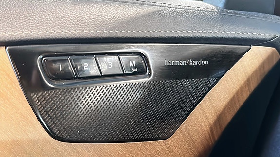 Volvo XC90 18 of 20