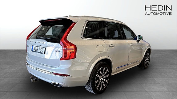 Volvo XC90 2 of 5