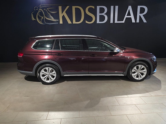 Volkswagen Passat Alltrack 4 of 5