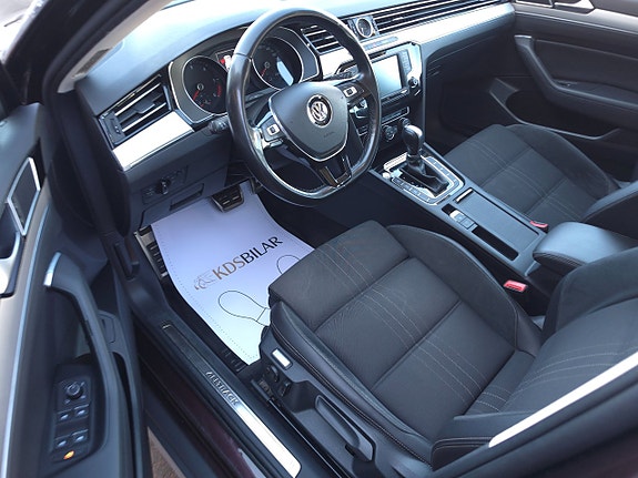 Volkswagen Passat Alltrack 10 of 12