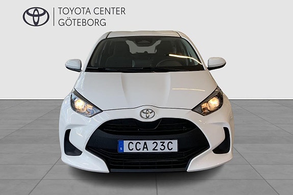 Toyota Yaris 7 of 12