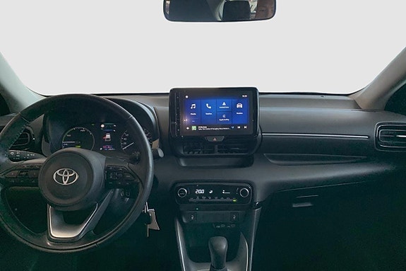 Toyota Yaris 10 of 12